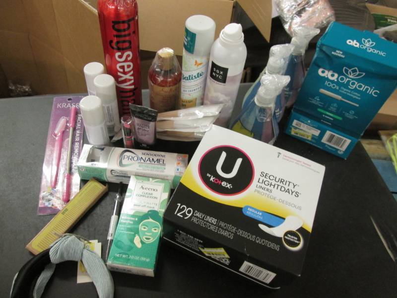 lot 42 image: Health and Beauty Lot- U by Kotex l...