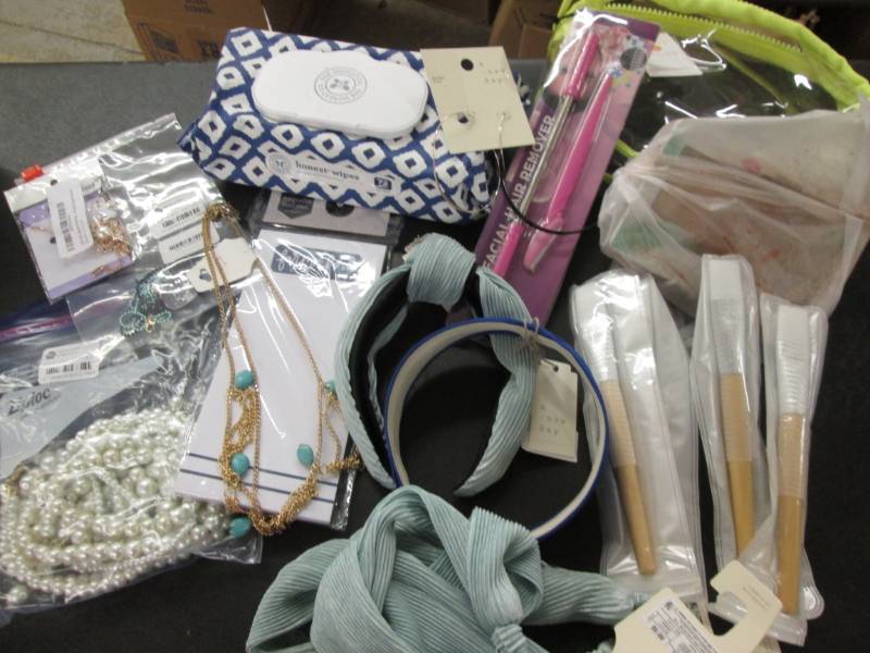 lot 43 image: Jewelry, Headbands, Eyeshadow, Make...