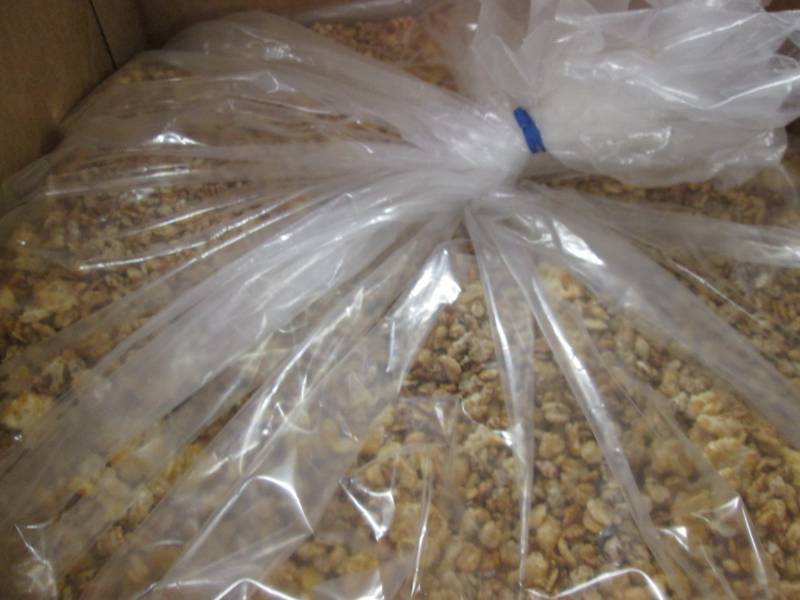 lot 83 image: Bulk Cereal (14x14x14 box)...