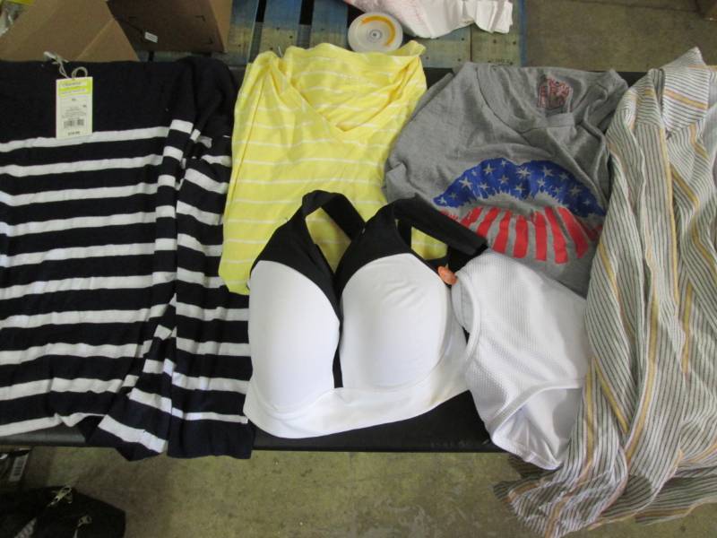 lot 108 image: Womans (XL-XXL) Lot - Long Sleeve,...