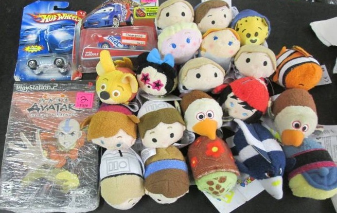 lot 122 image: Playstation 2 game, Disneys Cars, ...