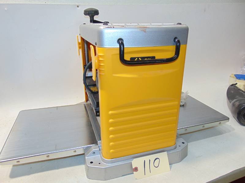Dewalt DW734  12-12 in. Planer