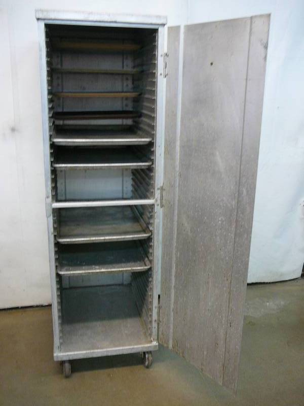 NSF New Age Aluminum Food Cabinet On Casters With 8 Pans