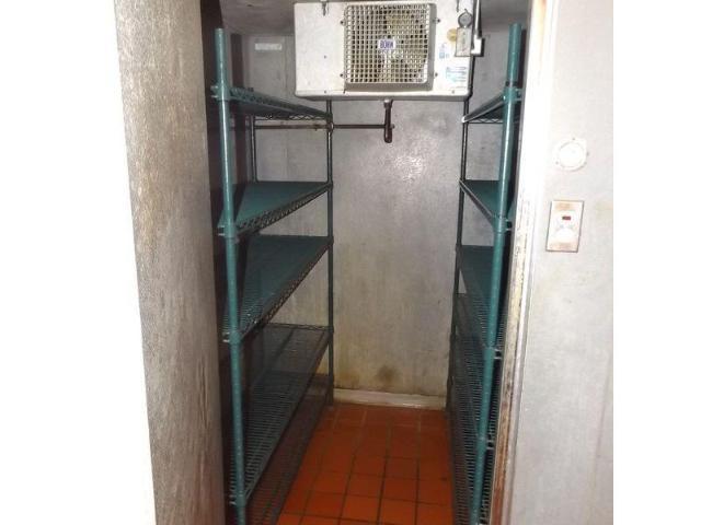 lot 1 image: Norlake 6X6 Walk In Cooler with Remote RefrigerationNorlake Walk-In Cooler - 208 Volts - Single Phase 72 x 72 x 84