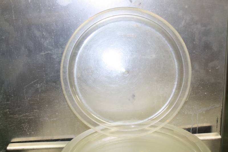 lot 121 image: Plastic Lids