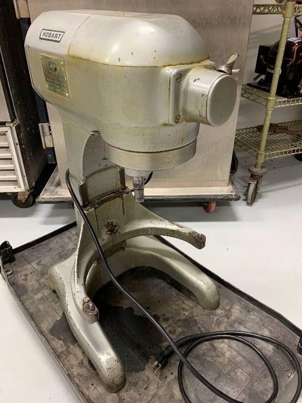 Hobart, Mod #A-200, 20 qt. mixer, NSF,115 volts, 6.2 amps includes Whisk, Paddle,Bowl and Hook