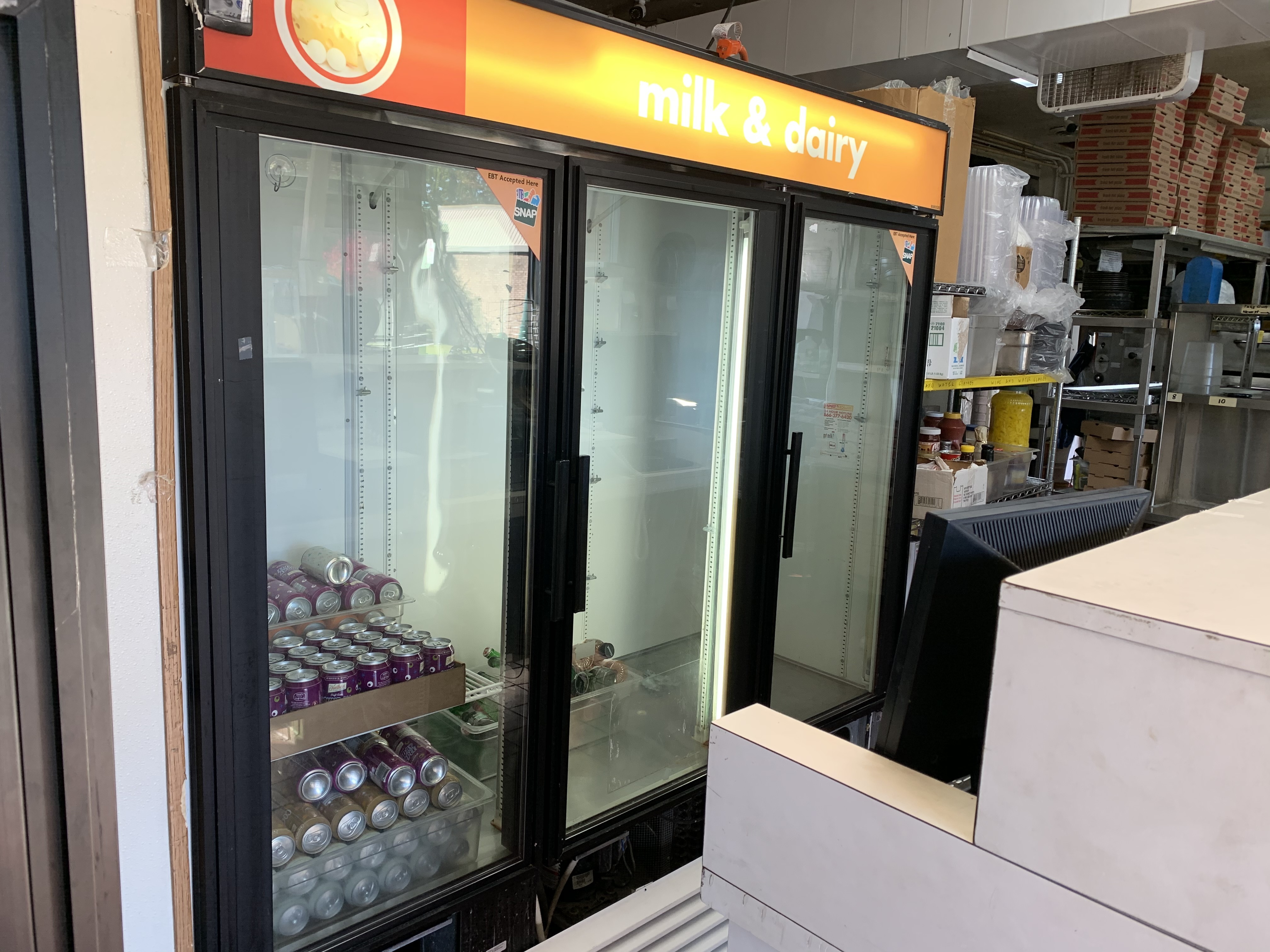 lot 15 image: True GDM72 3 Glass Door Cooler115 Volts, 1ph, 12.0 AmpsOverall 7818 in. W x 3114 in. D x 7858 in. HRuns Cools
