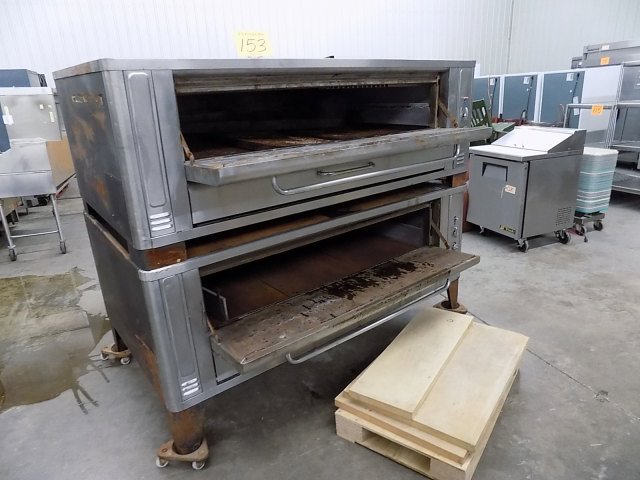 lot 19 image: Stack of Blodgett Pizza Ovens Model #1060