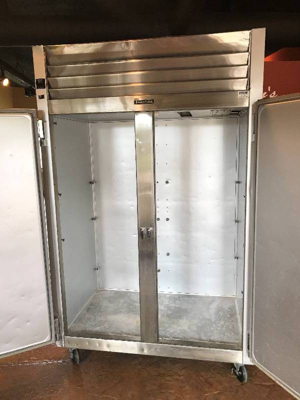 lot 22 image: Traulsen 2 Door Freezer, Model G22010, 115V, Runs and Freezes