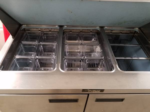 lot 33 image: Delfield 2 Door Prep Table&nbspMod 4448N-18MDimensions 48 x 31.5 x 42115 Volts Runs Cools