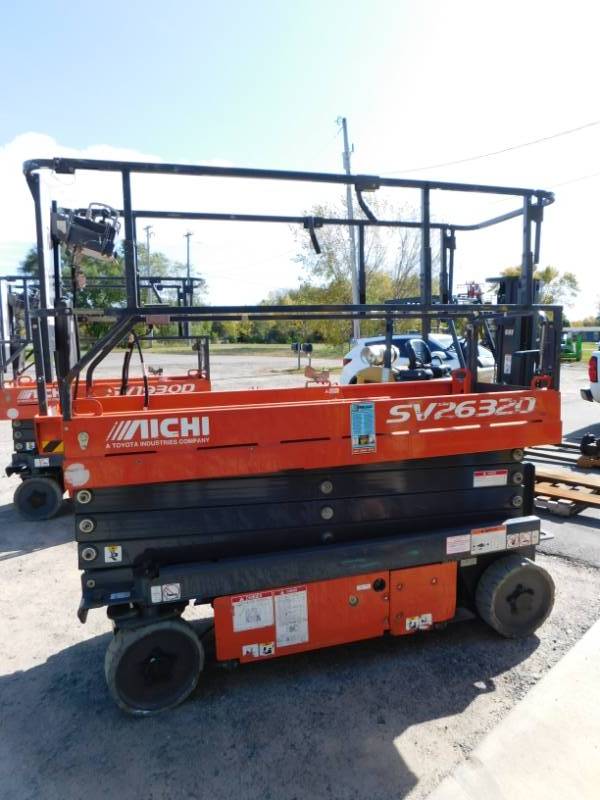 lot 10 image: 2014 Aichi SV2632 Man Lift