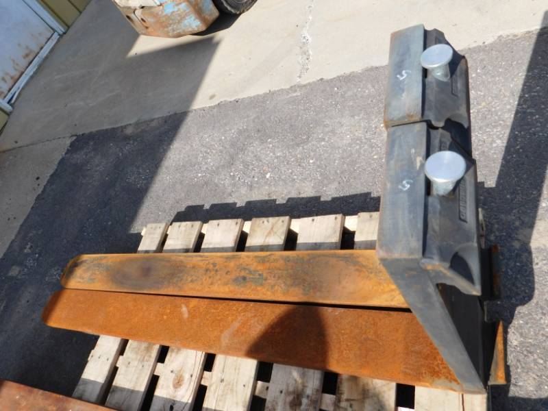 lot 22 image: Class III 1.5 x 6 x 60 Forklift Forks