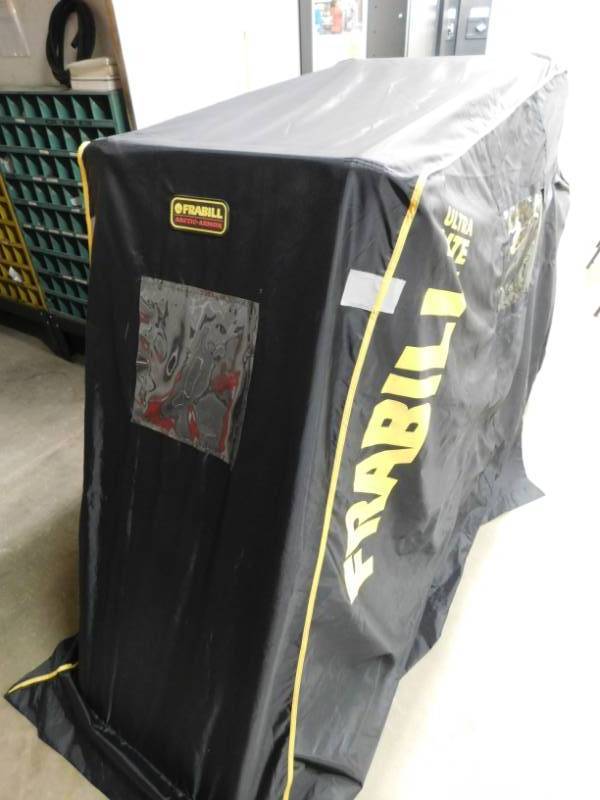 lot 30 image: Frabil Ultra Lite Fish House