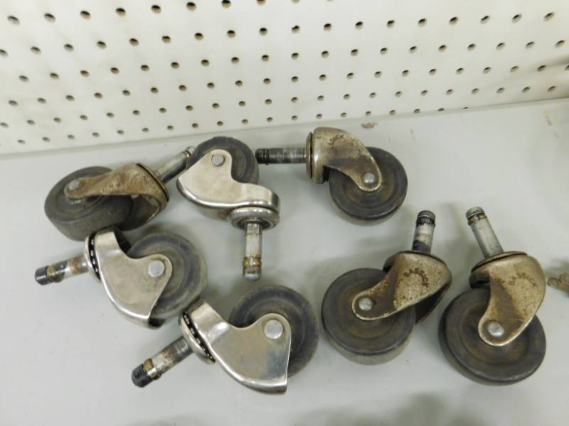lot 38 image: Misc. Lot of Swivel Rollers, Shafts with Bearings