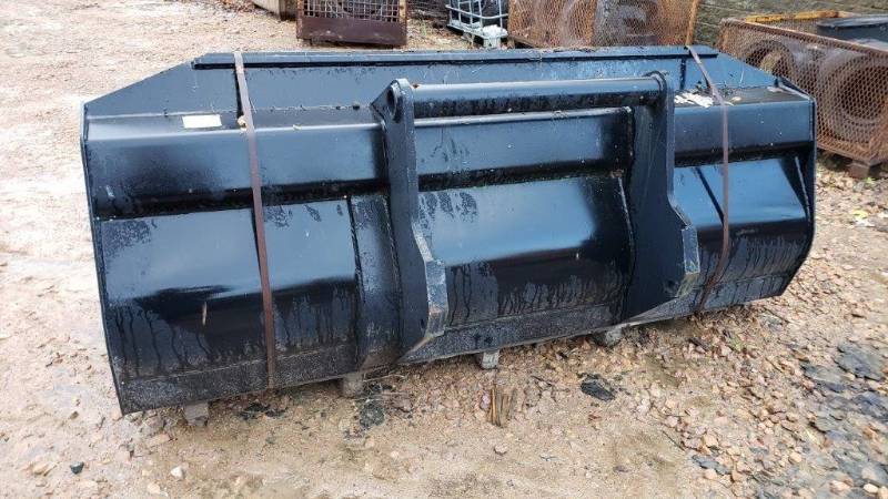 lot 14A image: Major 1.25 Cubic Yard Bucket Attachment