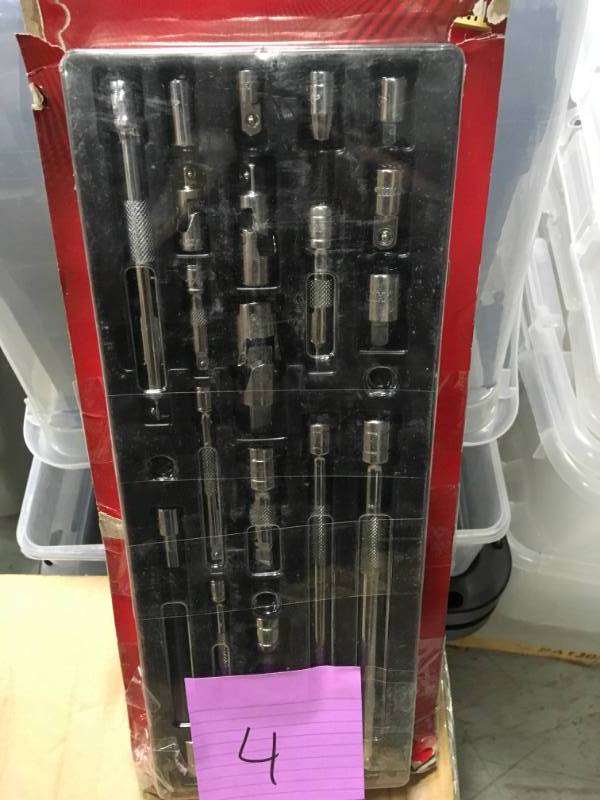 Husky Accessory Set (19-Piece) in very good conditition