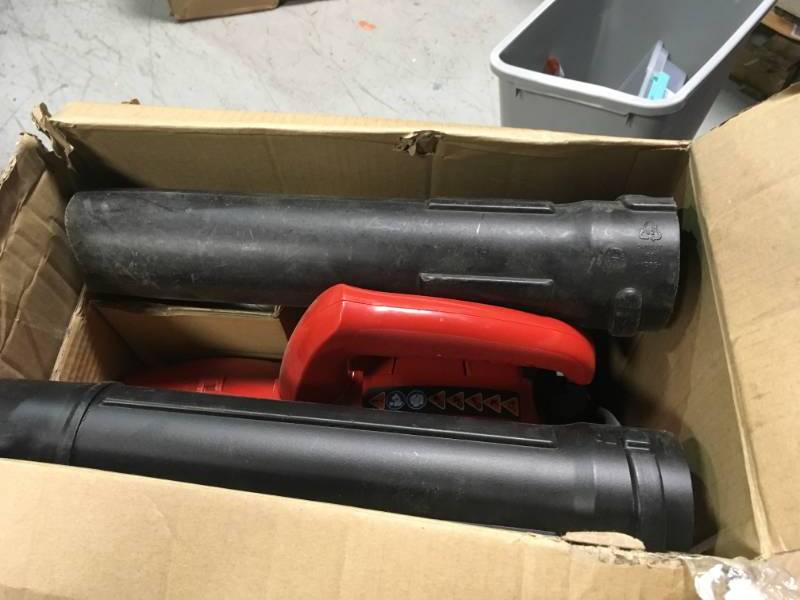 Homelite 150 MPH 400 CFM 2-Cycle Handheld Gas Leaf Blower in very good conditition
