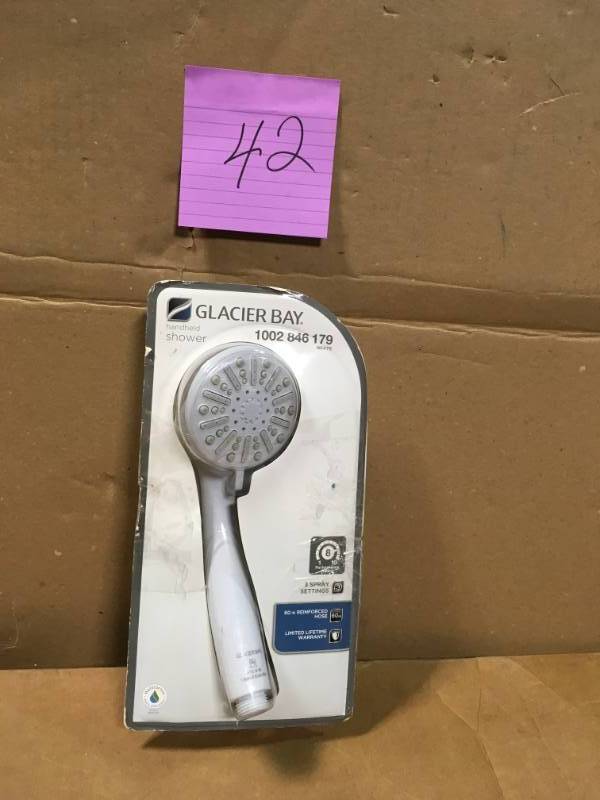 Glacier Bay 3-Spray Hand Shower in White in very good conditition