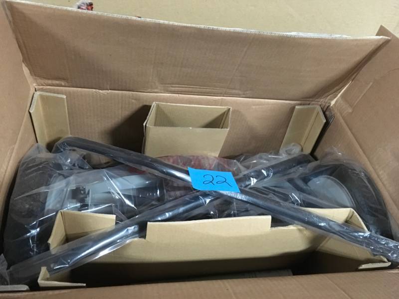 lot 22 image: Great States Corporation 16 in. 5-Blade Walk-Behind Non-Electric Manual Push Reel Lawn Mower in very good condition