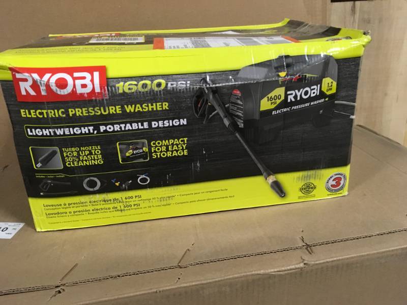 lot 32 image: 1,600 PSI 1.2 GPM Electric Pressure Washer in very good condition