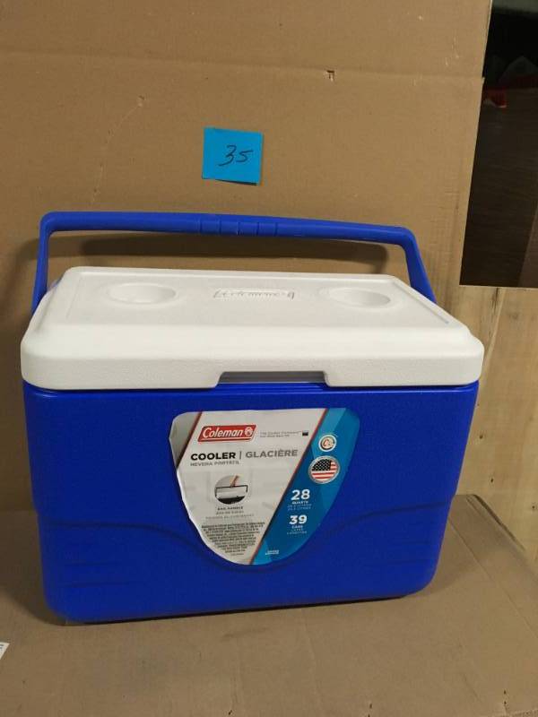 lot 35 image: Coleman Coolers 28 qt. Cooler with Bail Handle Blue Blues 6278-718G in very good condition