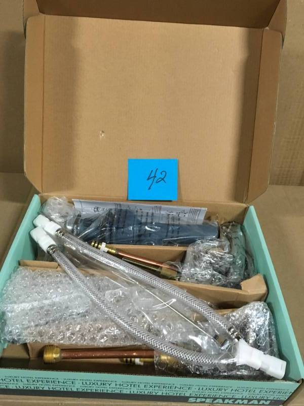 lot 42 image: Speakman Rainier SB-1321 Widespread Faucet in very good condition