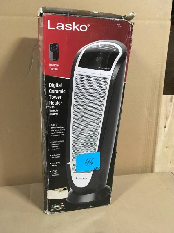 lot 46 image: Lasko 5309 7.25 X 6.13 X 16.5 Black & Silver Oscillating Ceramic Tower Heater USED in good condition