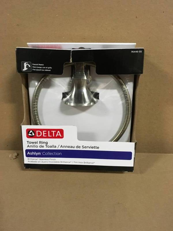 Ashlyn Towel Ring in Stainless in very good condition