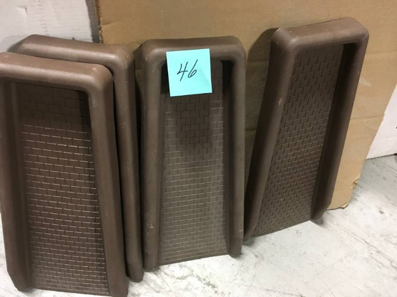 SPLASH BLOCK in very good condition