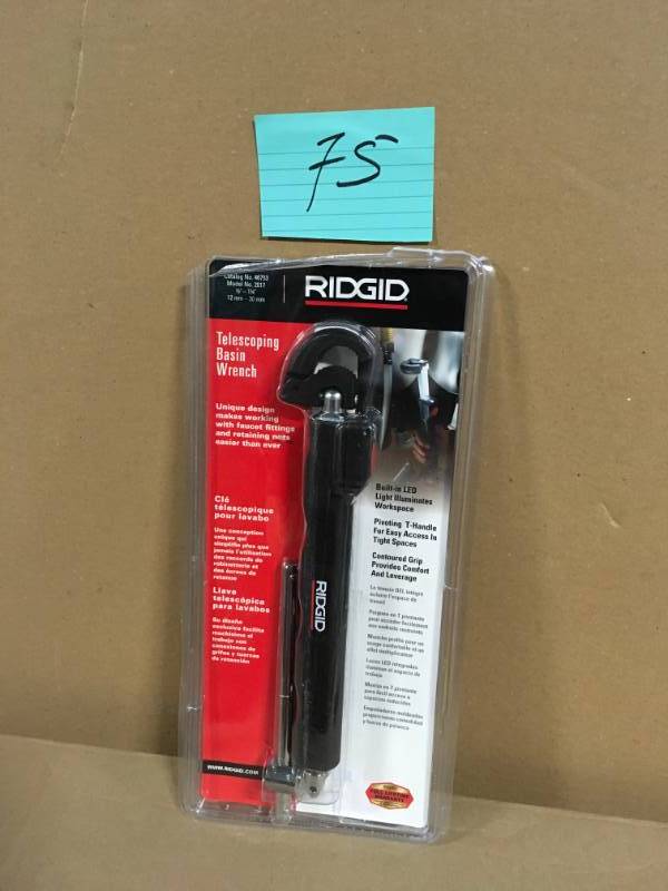 RIDGID 2017 12 in. - 1 14 in. Telescoping Basin Wrench with LED Light in very good condition