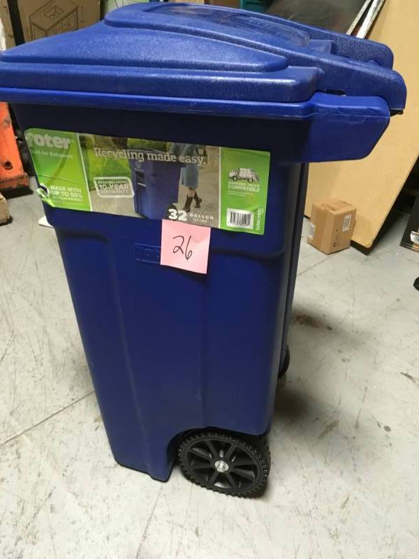 lot 26 image: Toter 32 Gal. Blue Rollout Recycling Container with Attached Lid in good condition