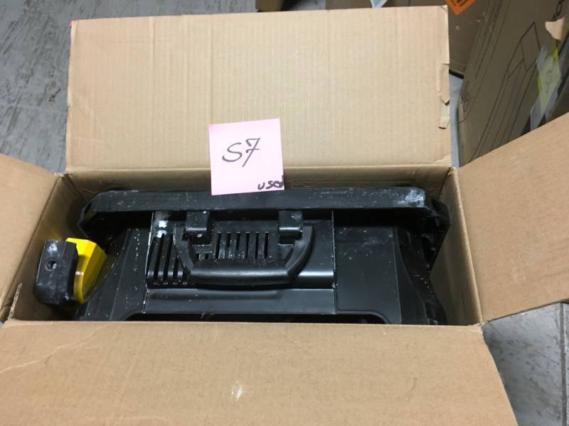 lot 57 image: Wet Tile Saw 7 Durable Steel Table Frame Rubber Foot Pads W Extension Table USED