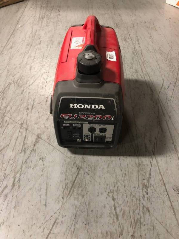 lot 109 image: Honda 2,200-Watt Super Quiet Gasoline Powered Portable Inverter Generator with Eco-Throttle and Oil Alert used in not working conditions