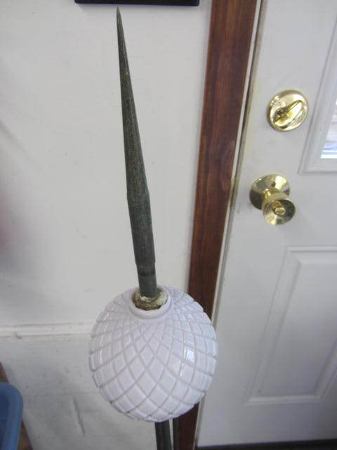 Lightening Rod, White Spere