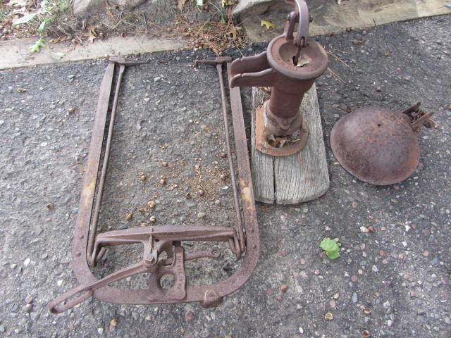 Hay Spear, Pump
