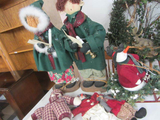 Carolers, Dolls
