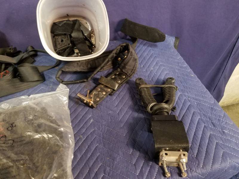 lot 58 image: Safety Harness, Gun Mount & Antlers