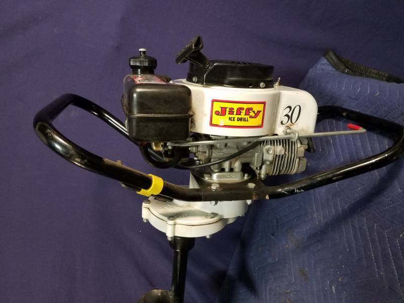 lot 60 image: Ice Auger