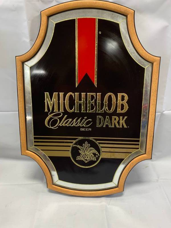 lot 11 image: 1987 Michelob Classic Dark Beer Sign