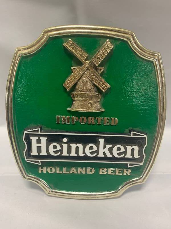 lot 47 image: Vintage Heineken Beer Sign 8 x 10