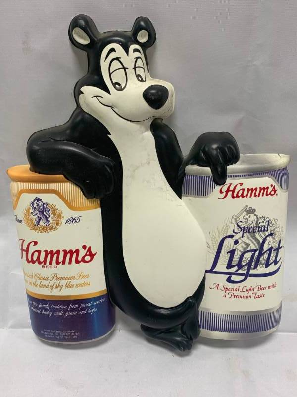 lot 60 image: Vintage Hamms Beer Vaccuform  (hard to find)