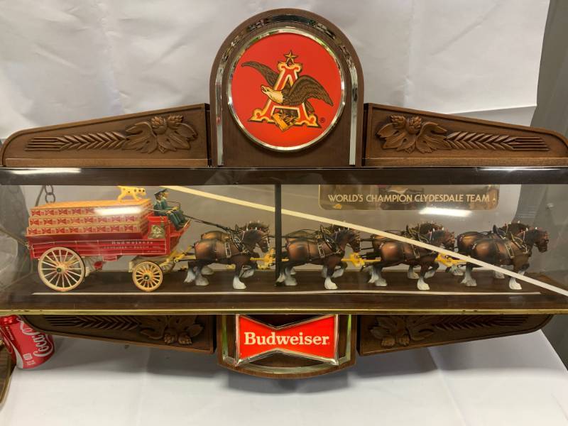 lot 79 image: Budweiser World Champion Clydesdales Team Light