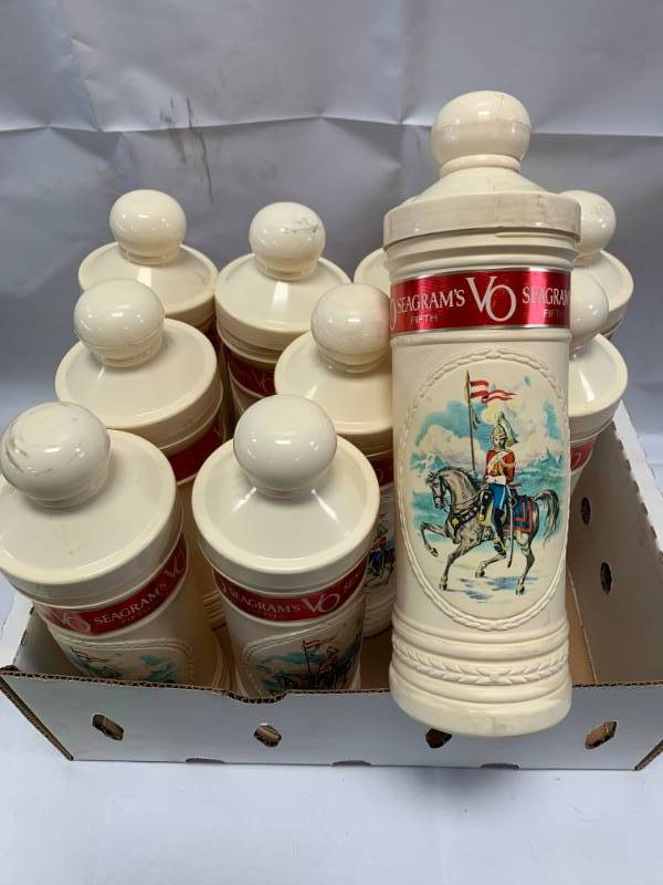 lot 81 image: Lot of 10 Seagrams VO Empty Bottle Holders