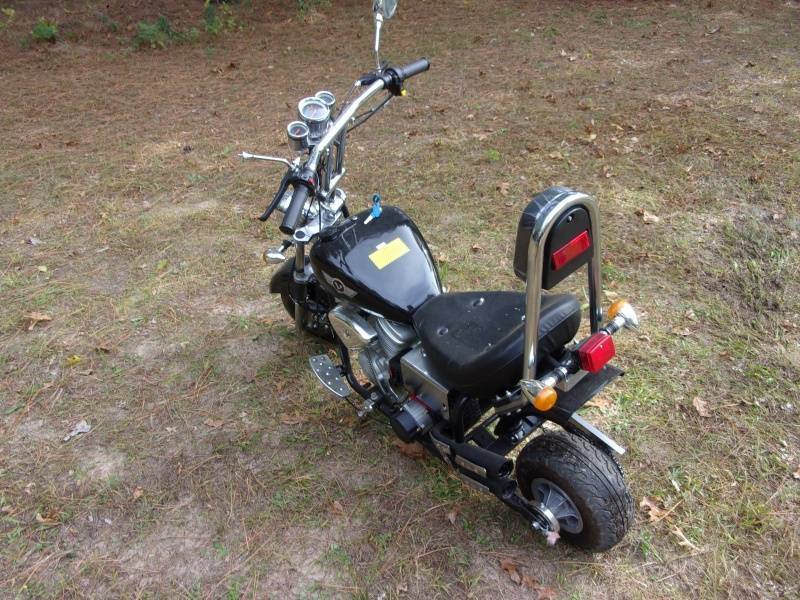lot 8 image: China Made Scooter