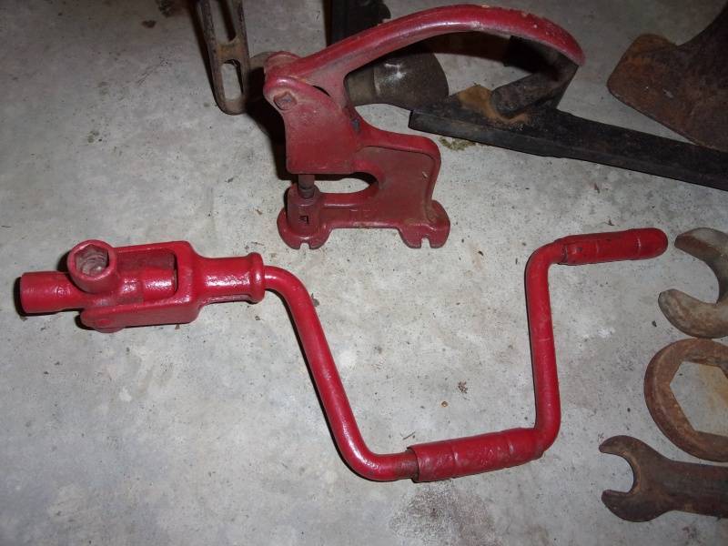 lot 16 image: Antique Car Jacks & Wrenches