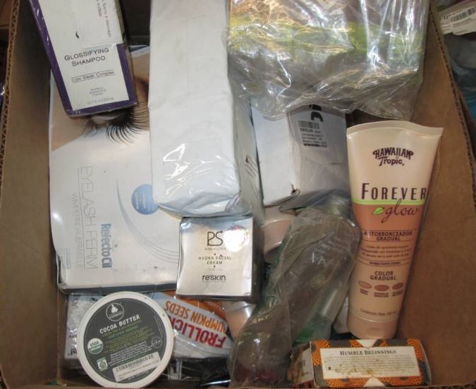 lot 109 image: Health and Beauty Lot, Thrive, Tee ...