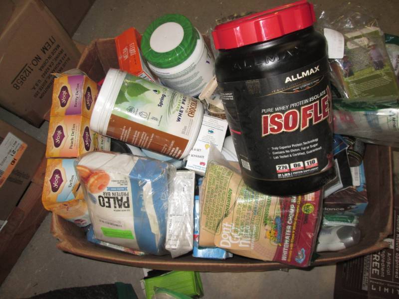lot 114 image: Lot of Assorted Health Items, Proti...