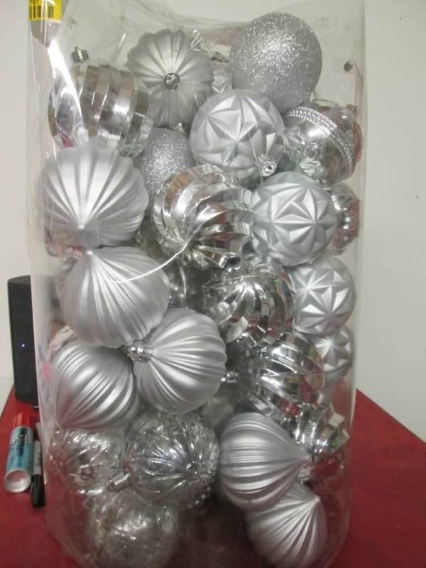 lot 144 image: Christmas Tree Ornaments (Silver) (...