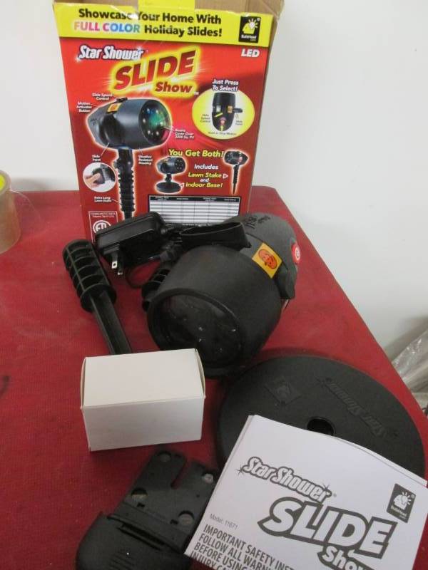 lot 151 image: Star Shooter Slideshow (Open-Box Wo...
