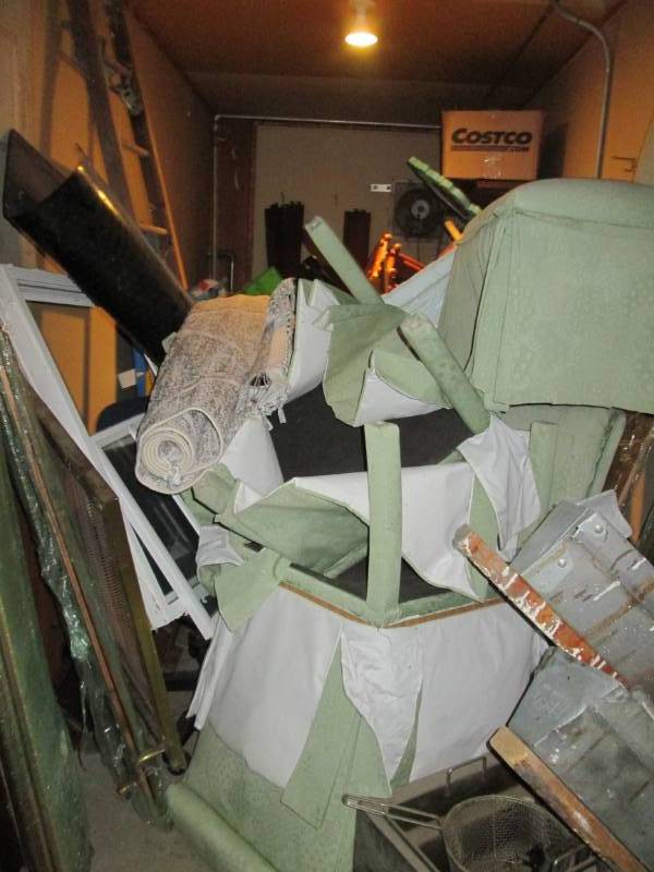 lot 220 image: UnclaimedUnsold Items _Storage Roo...